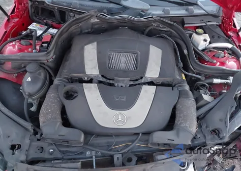 2010 Mercedes-Benz C 300 Sport z USA, uszkodzony, nr VIN WDDGF5EB0AR112028